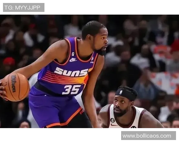 比尔赛季报销!左脚踝韧带撕裂带伤坚持,太阳队进攻火力减弱季后赛前景蒙上阴影 比尔赛季报销!左脚踝韧带撕裂带伤坚持,太阳队进攻火力减弱季后赛前景蒙上阴影